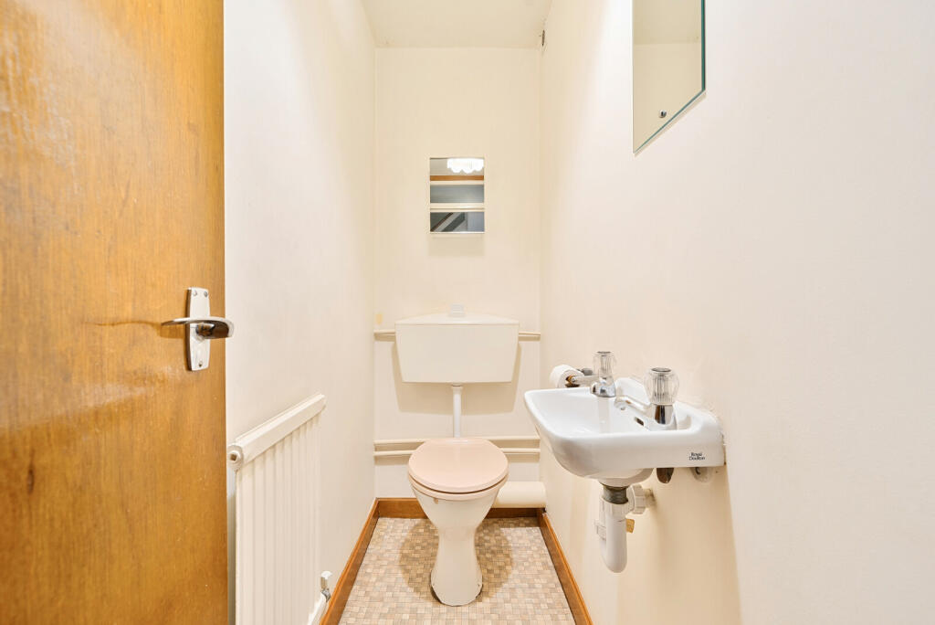Cloakroom/WC