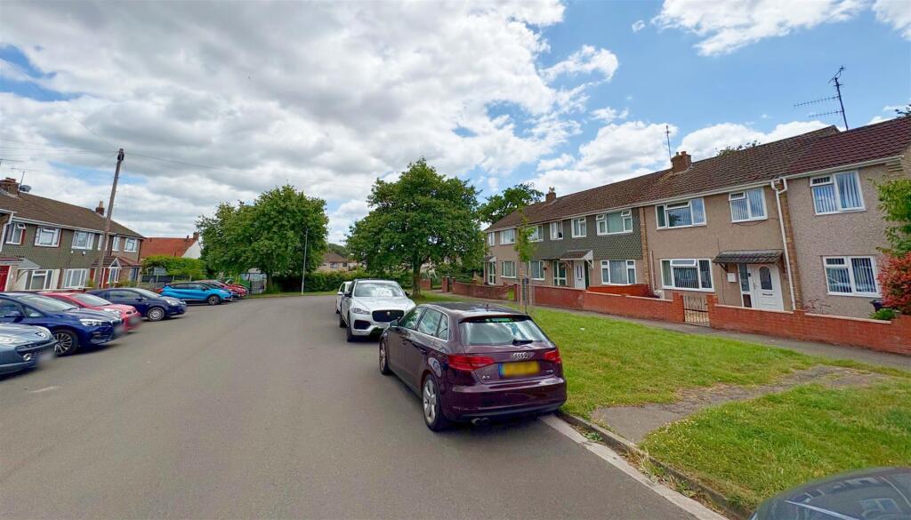 Street view towards the park.jpg