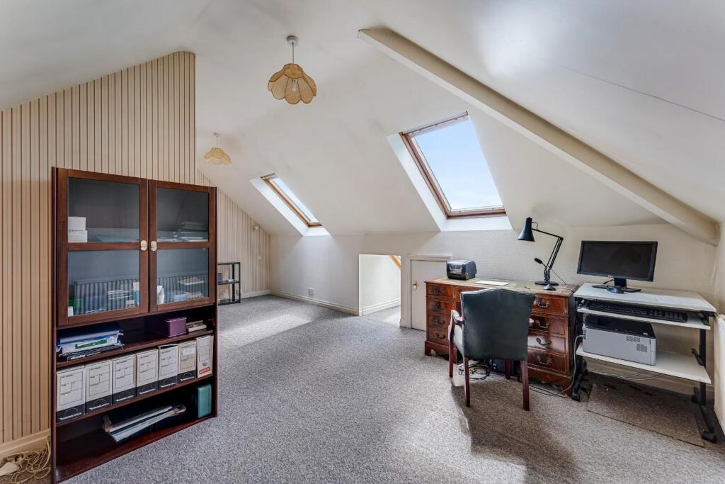 42 Moss Lane, SK7 1RD._-23.jpg