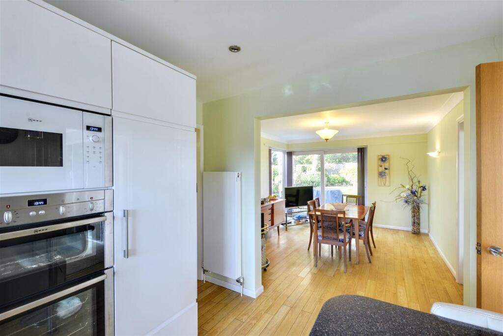 Kitchen_7.jpeg