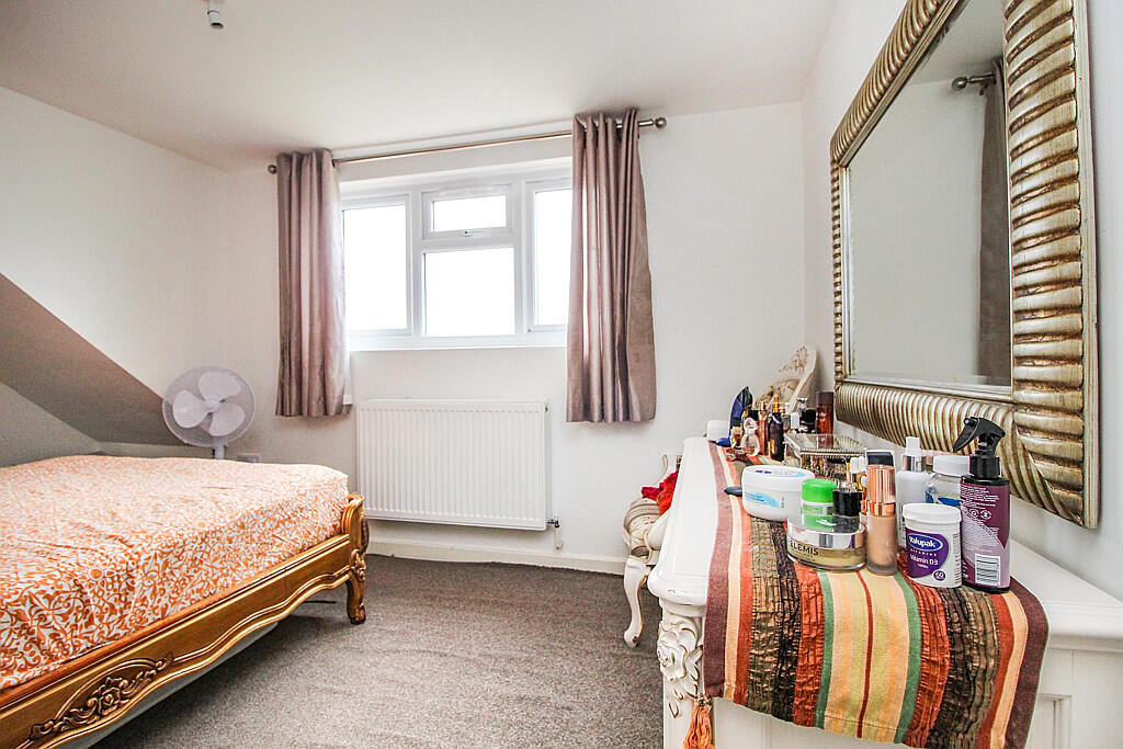 1024px.2230637__1658847308-13926-ThirdBedroom