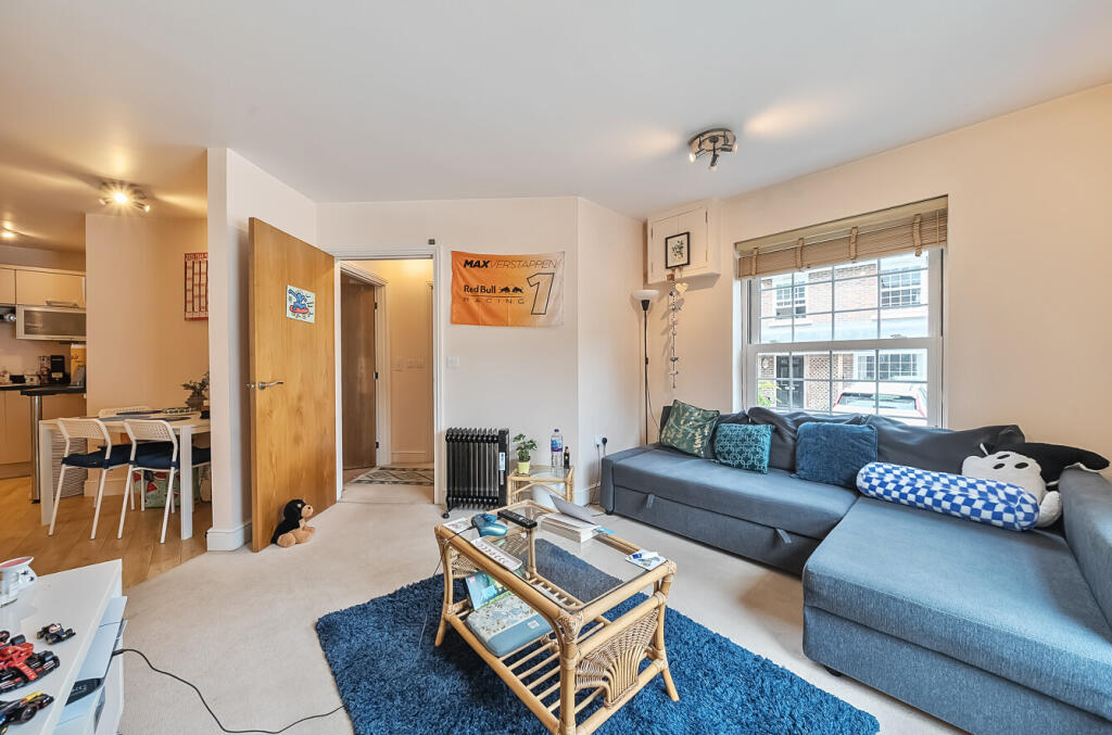 1305898-7-685bfb8...