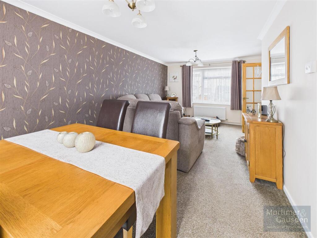 Sitting/Dining Room