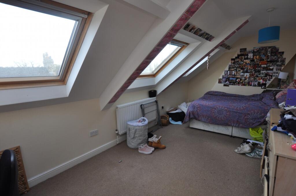 bedroom 6 (2)
