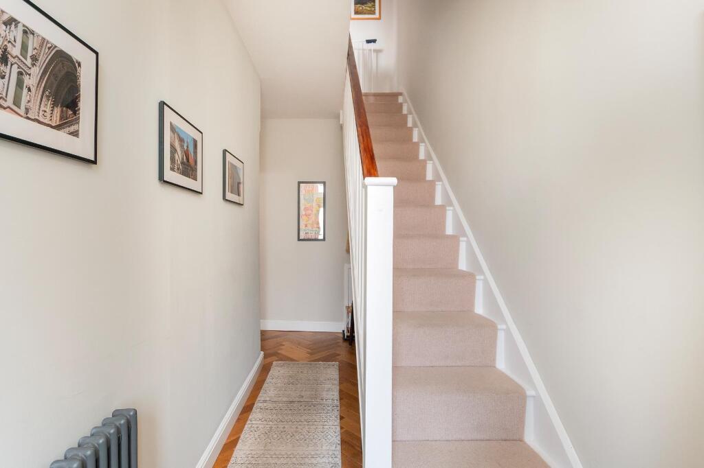 1U1SRBN - Hallway B.jpg