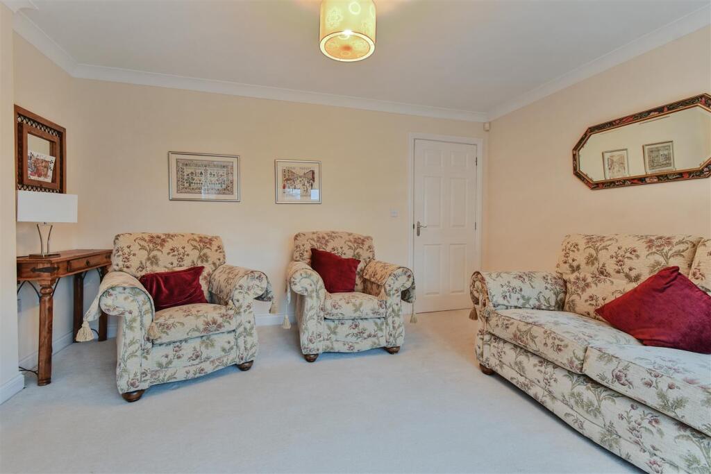 8 George Long Mews Lounge.jpg