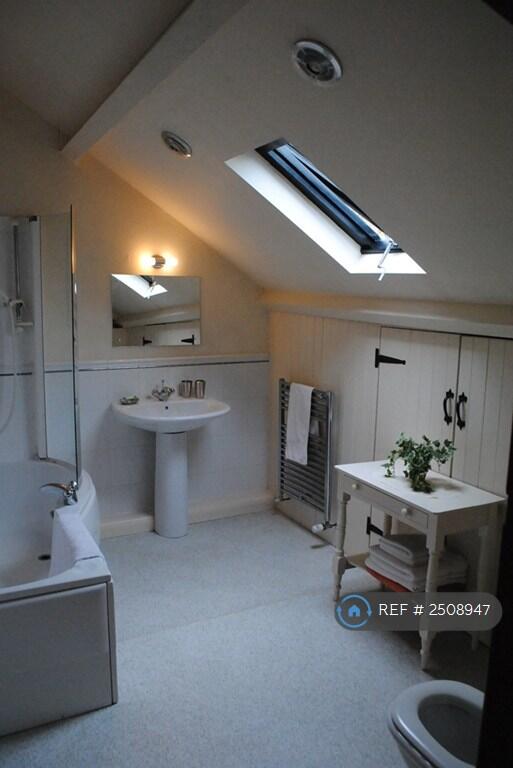 Bathroom (Showing Doors To Eaves Storage)