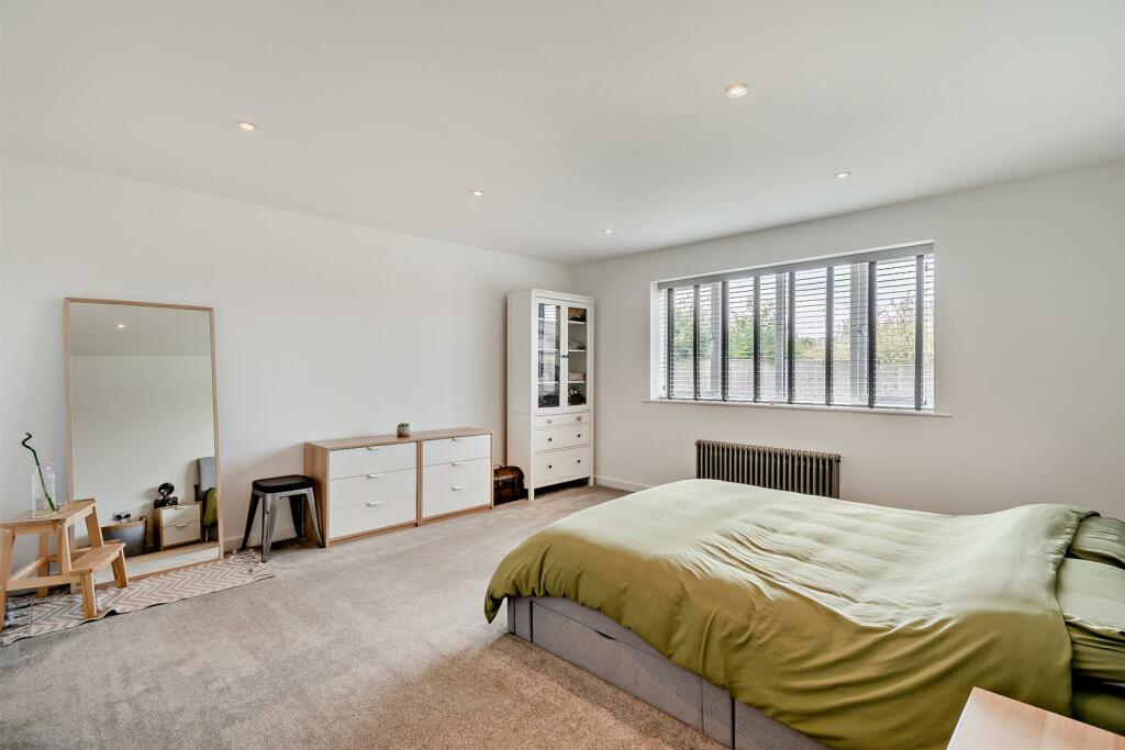 8616914-interior02-V2-800.jpg