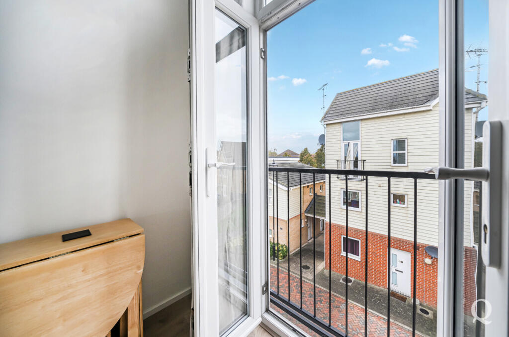 496a69af-7040-47d...