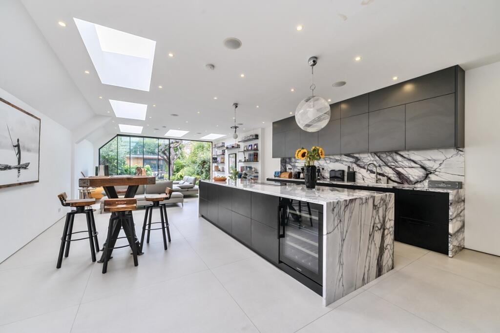 1331804-23-688906...