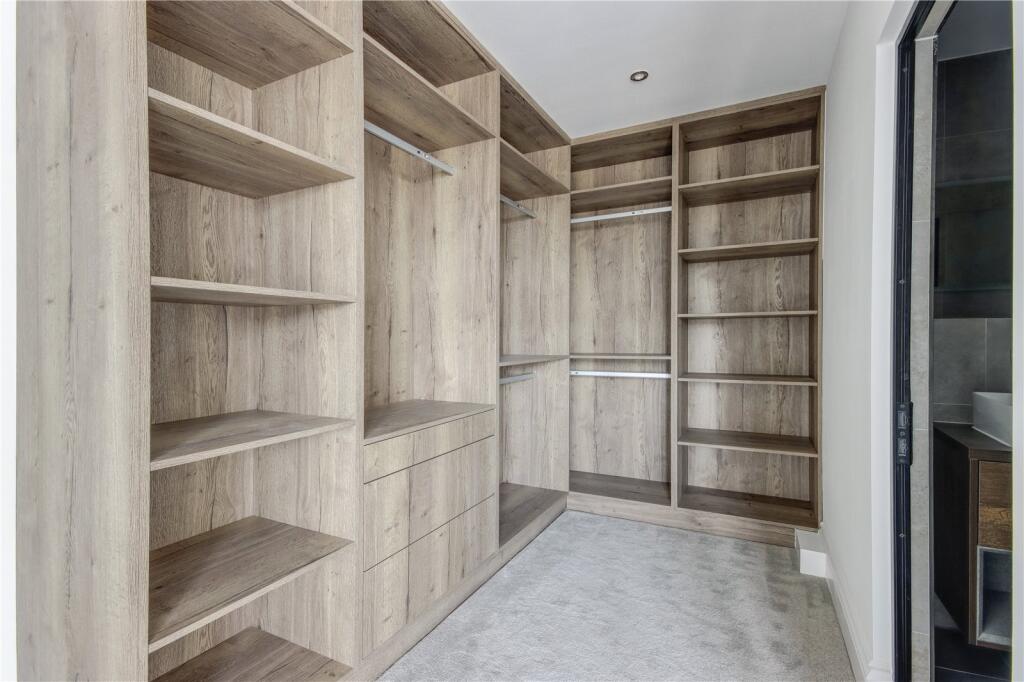 Apt 14 Dressing Room