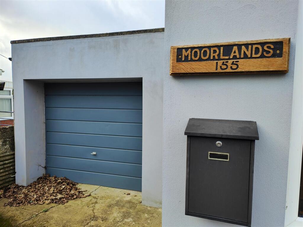 Lean-to Garage