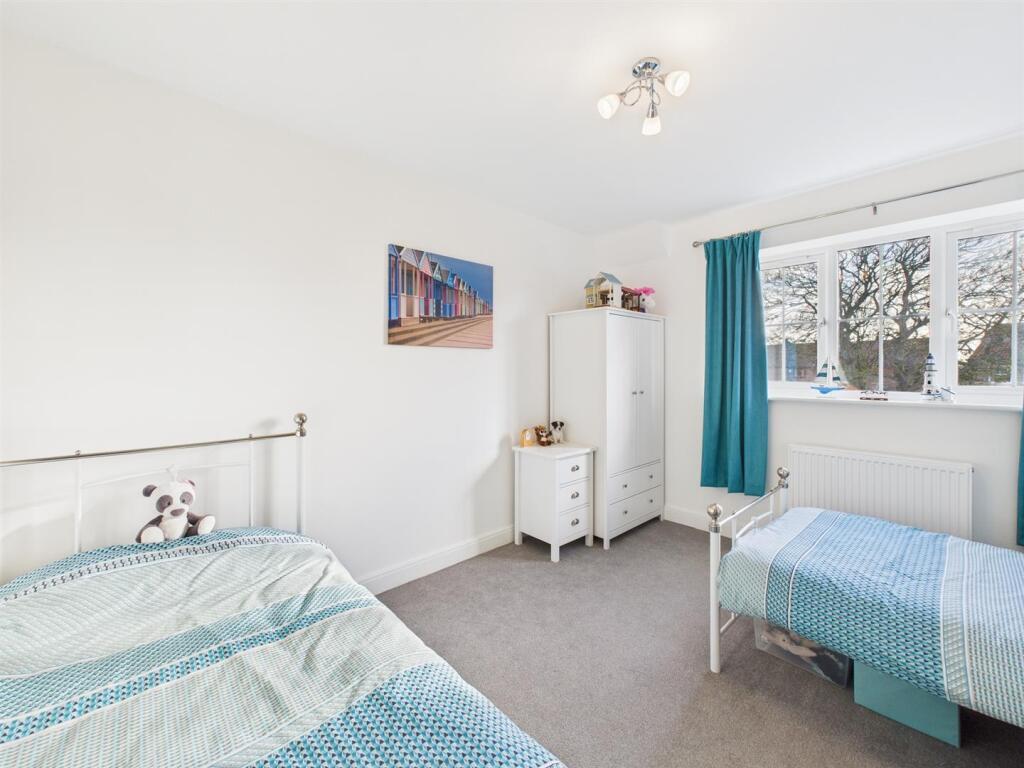 Bedroom: