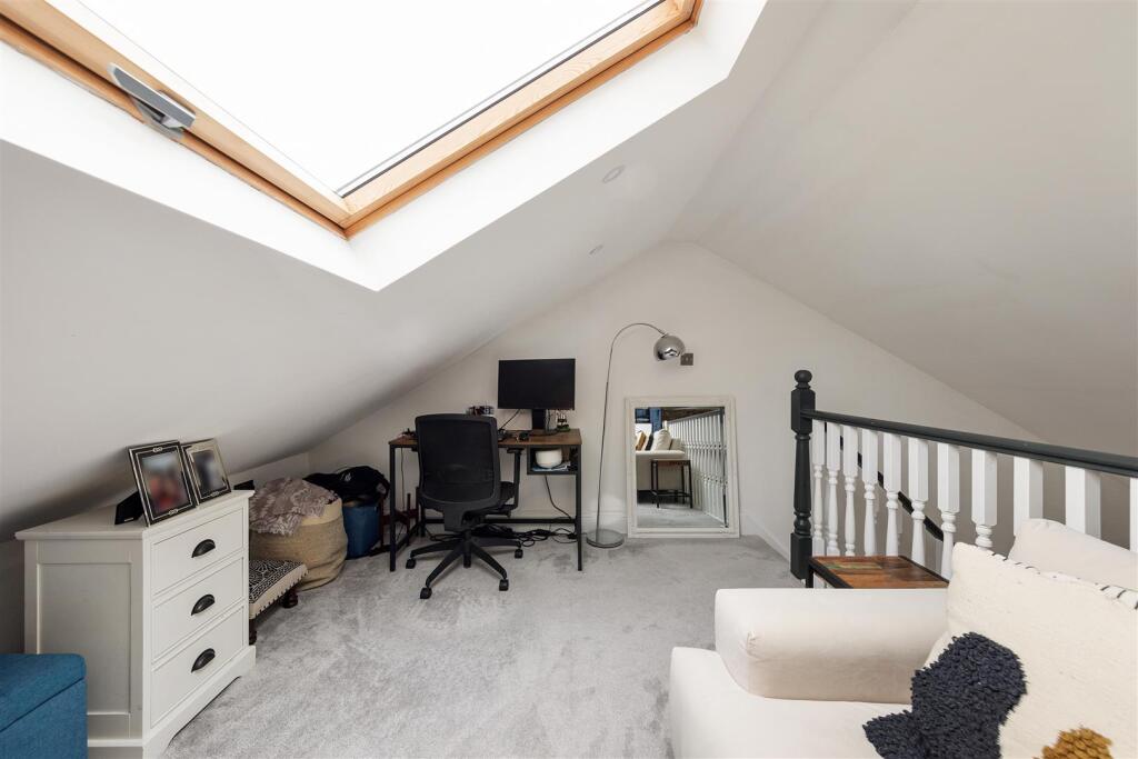 Callis Road, E17