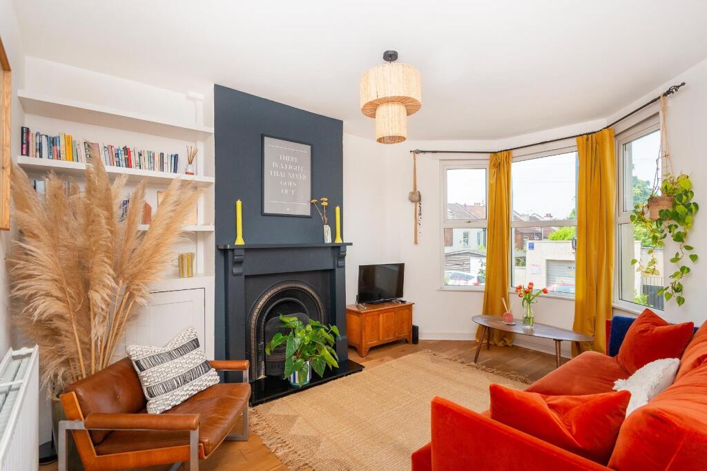 2S8RBN - Living Room C.jpg