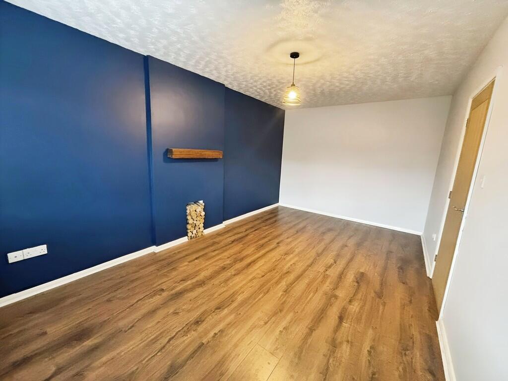 a93944eb-WhatsApp...