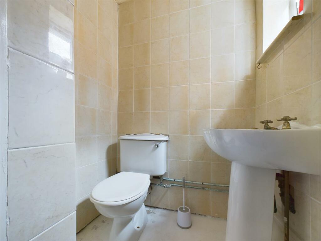 En-suite w.c.