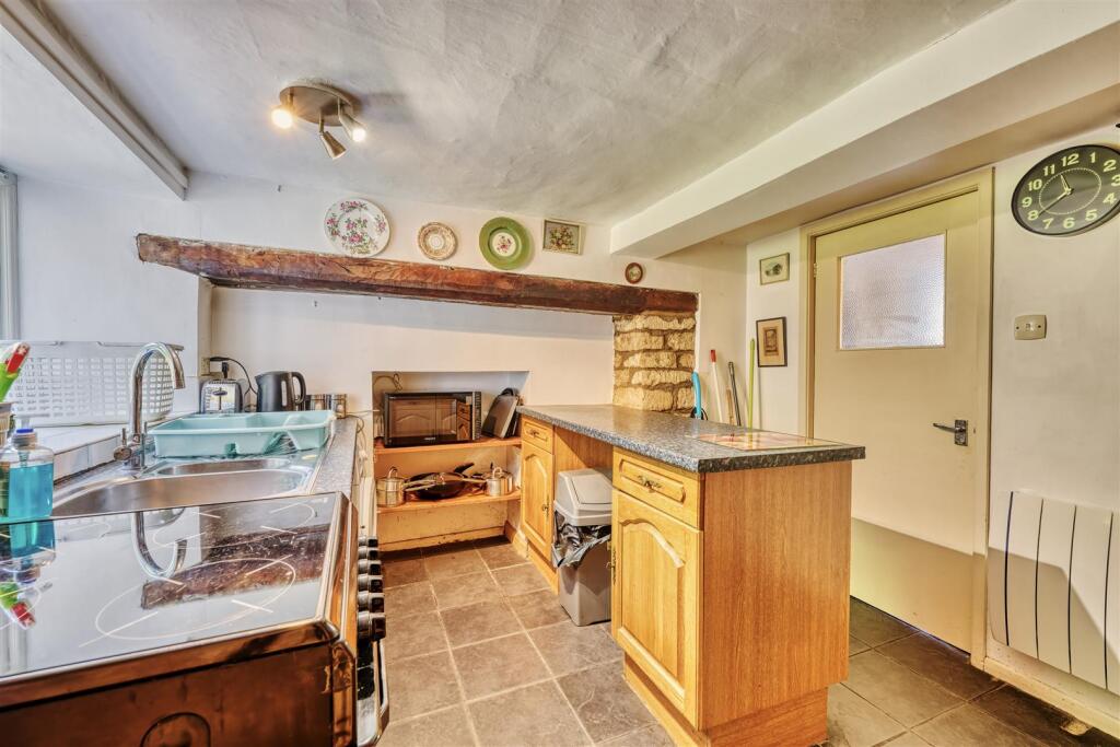 21-35 Chapel St Warmington-21.jpg