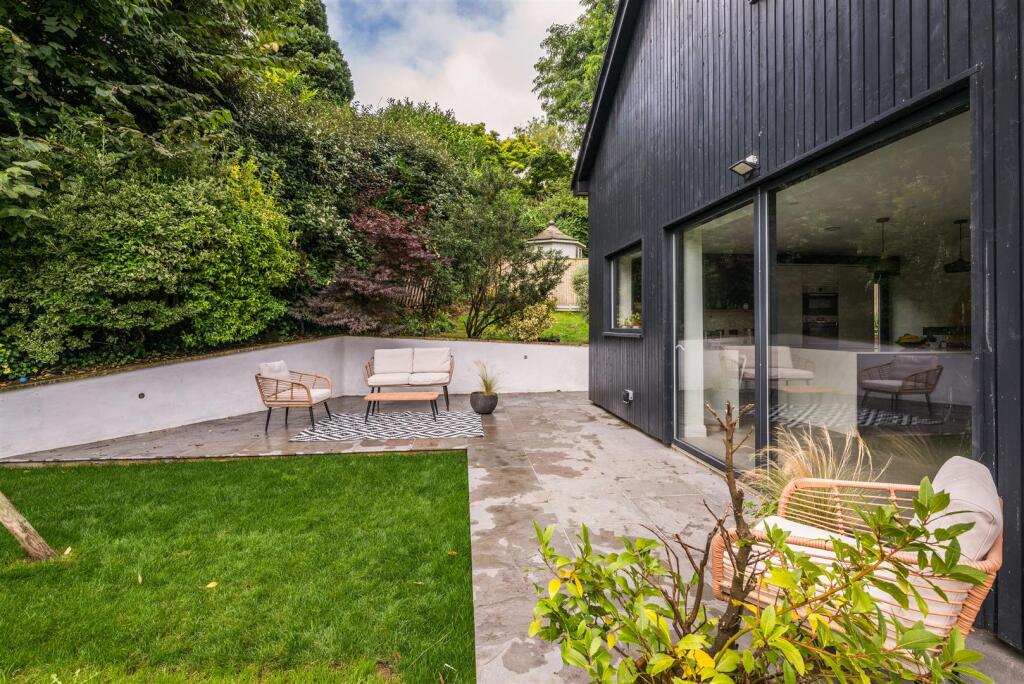 2 Withdean Close-3.jpg