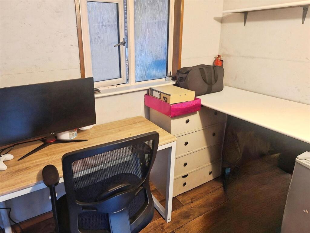 Office In Cabin