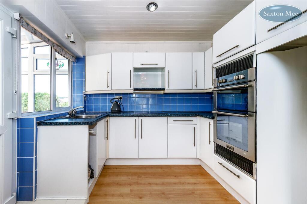 29 MCINTYRE ROAD - kitchen 1449.jpg