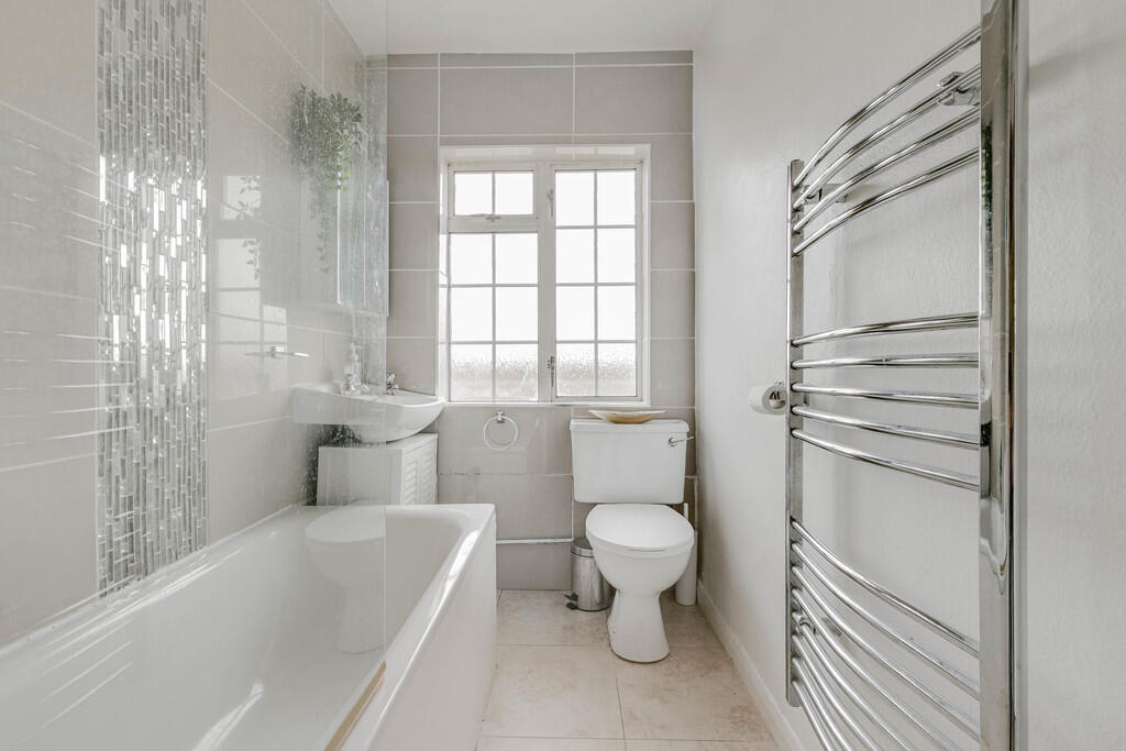 42 Crown Point, S...