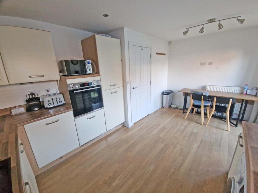 Kitchen.Dining room.jpg