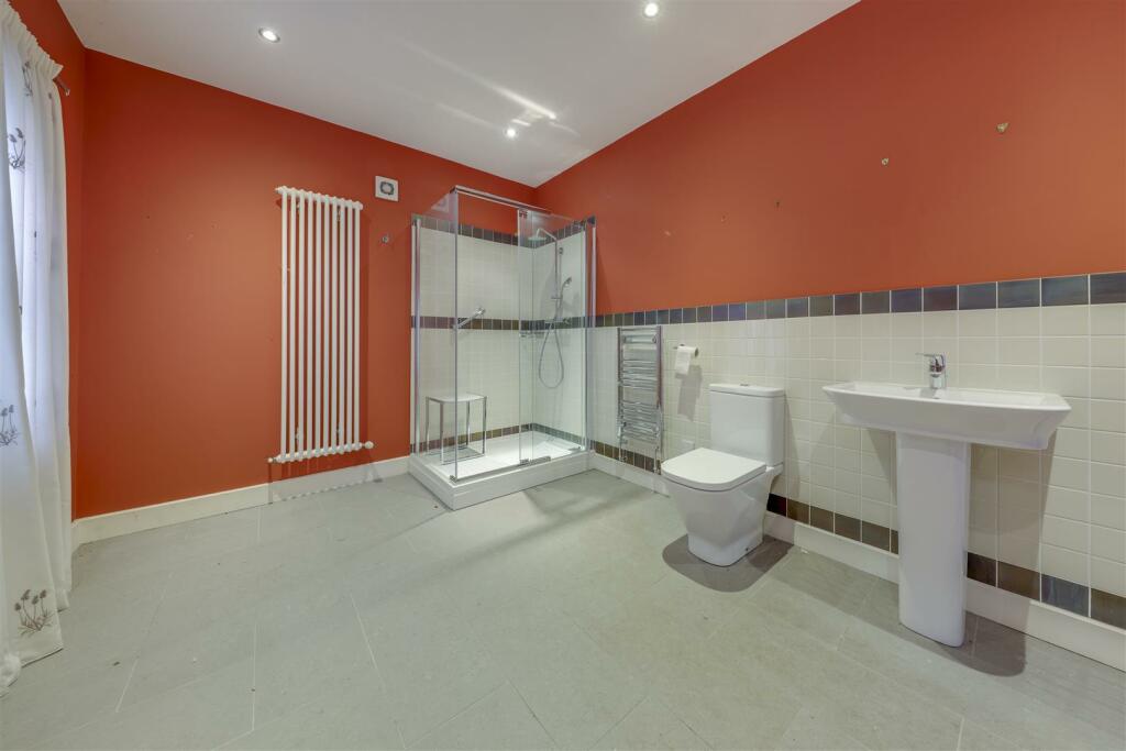 En Suite Shower Room