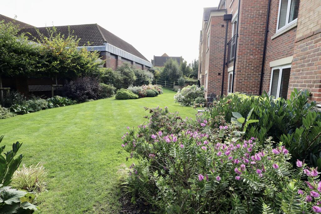 Communal garden to the rear