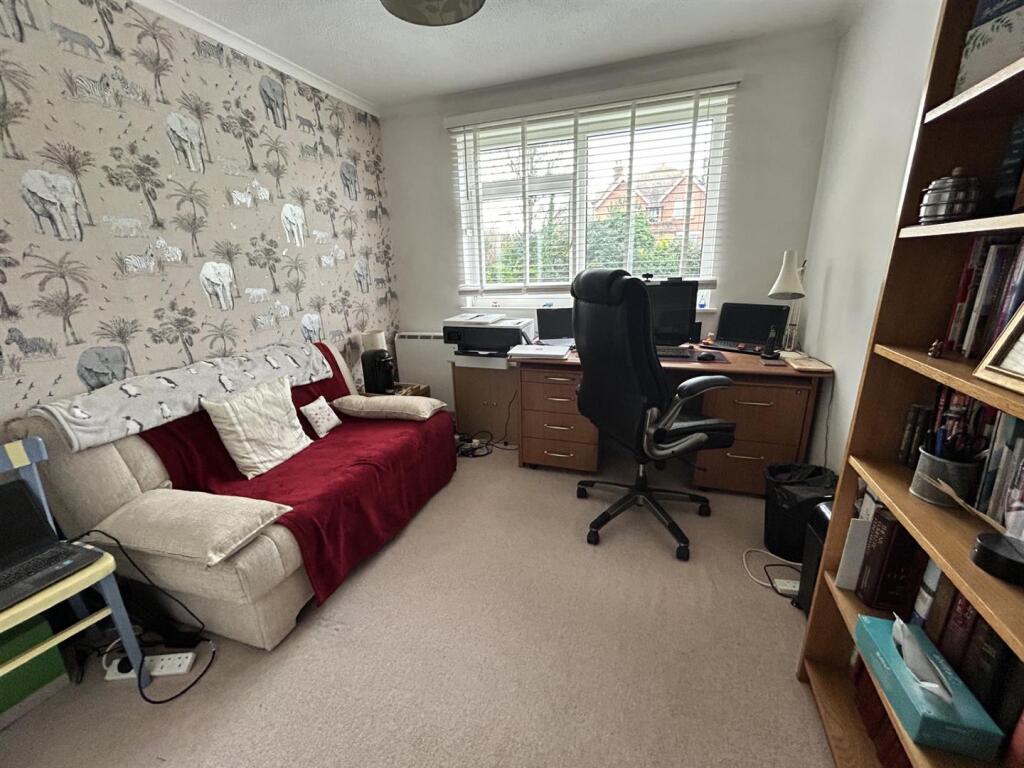 01323 438506