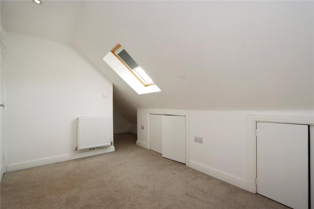 Bedroom 5 Pic 2