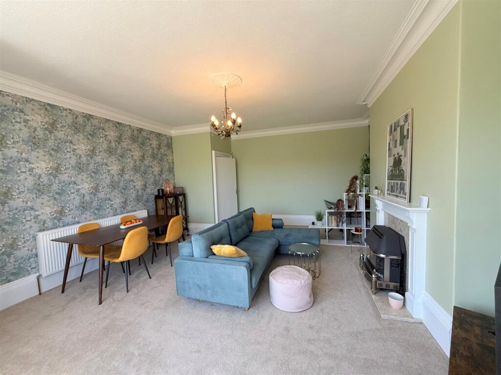 lounge.jpg