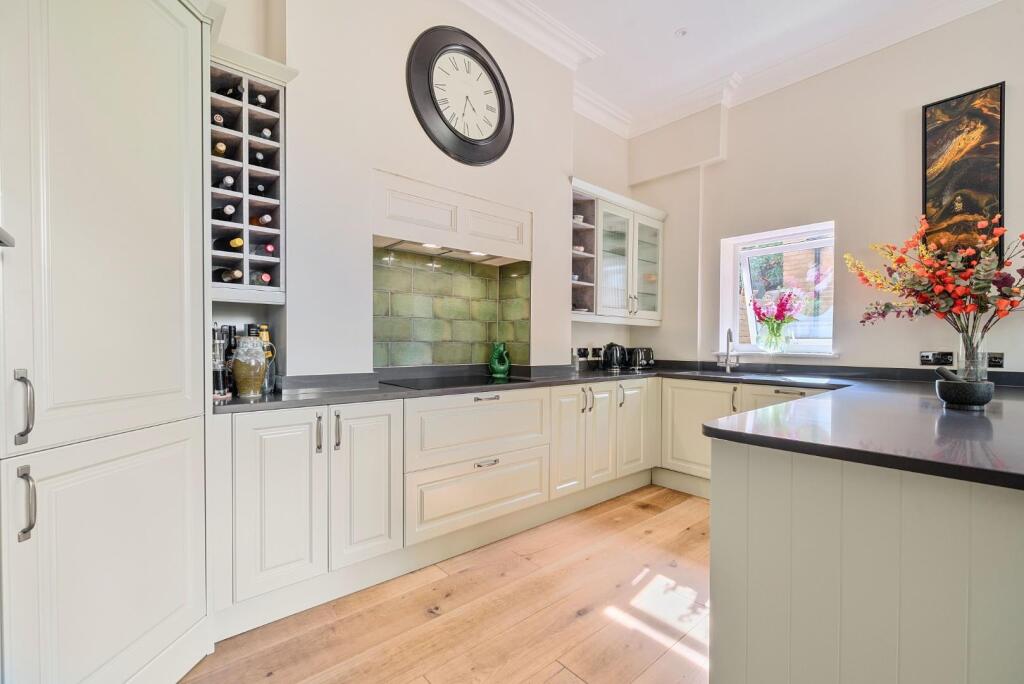 1282698-29-682ccba917963-ARW .jpg