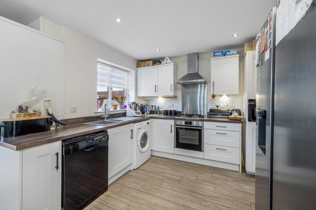 82 De Montfort Gardens (Boston)-15