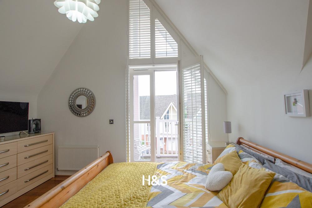 50 Woodshires Road - Master bed2.jpg