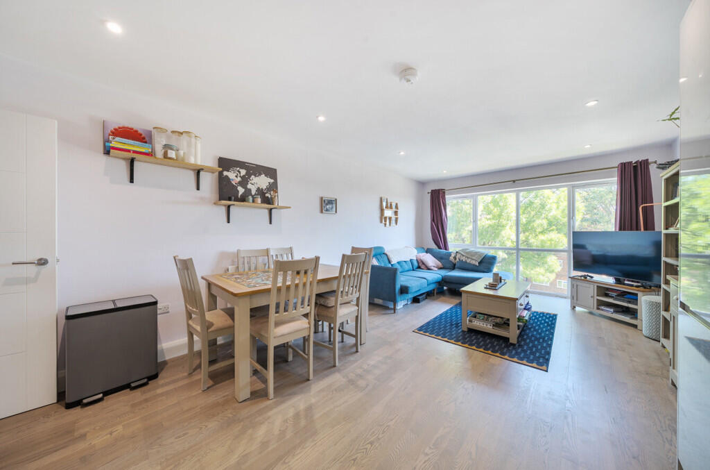 Reception/Kitchen