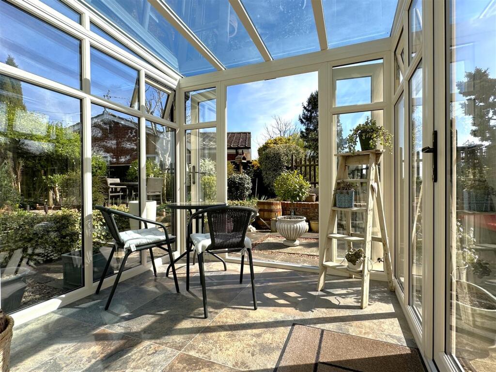 Sun Room 374