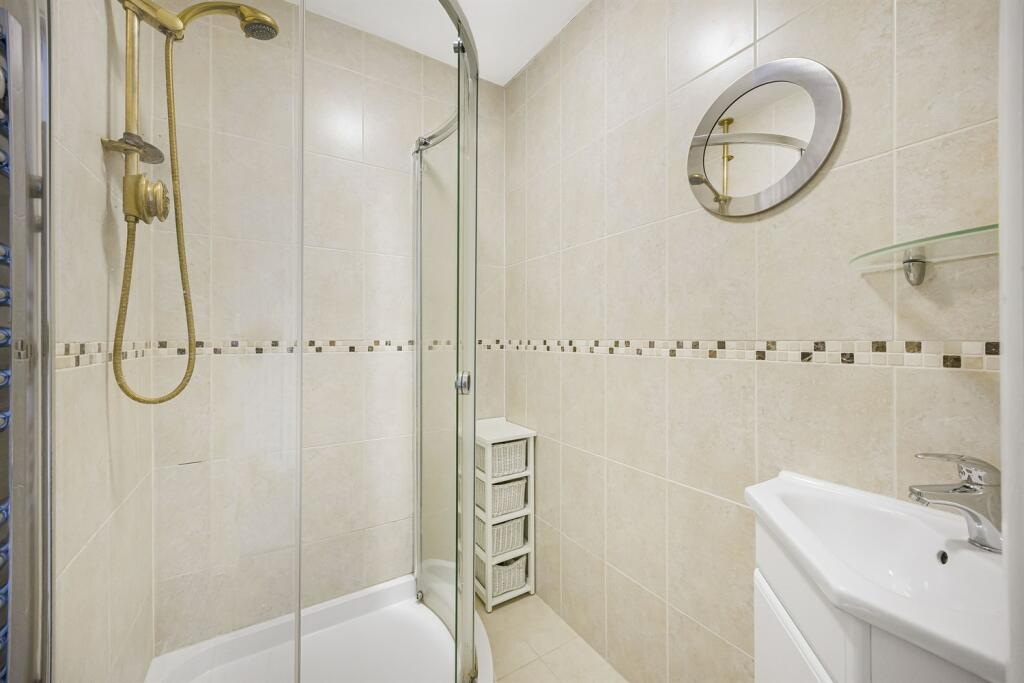 En Suite Shower Room