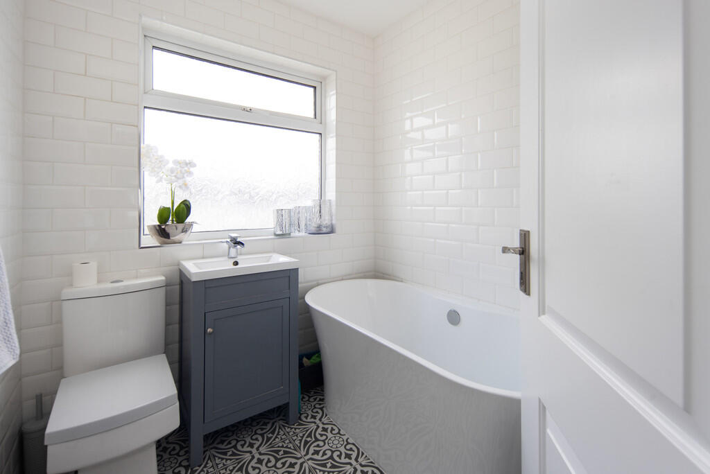 1_Bathroom