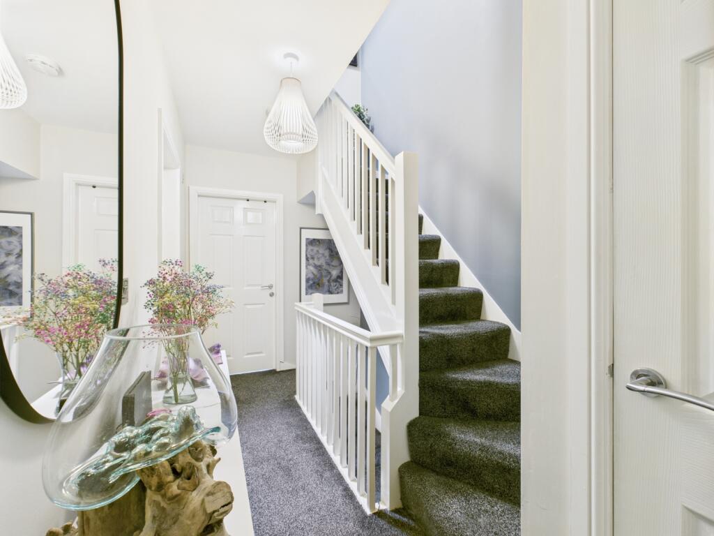 CAM03729G0-PR0075-STILL017