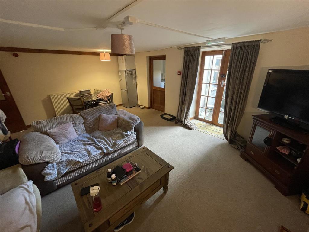 BASEMENT FLAT KNOWN AS 9A STATION TERRACE