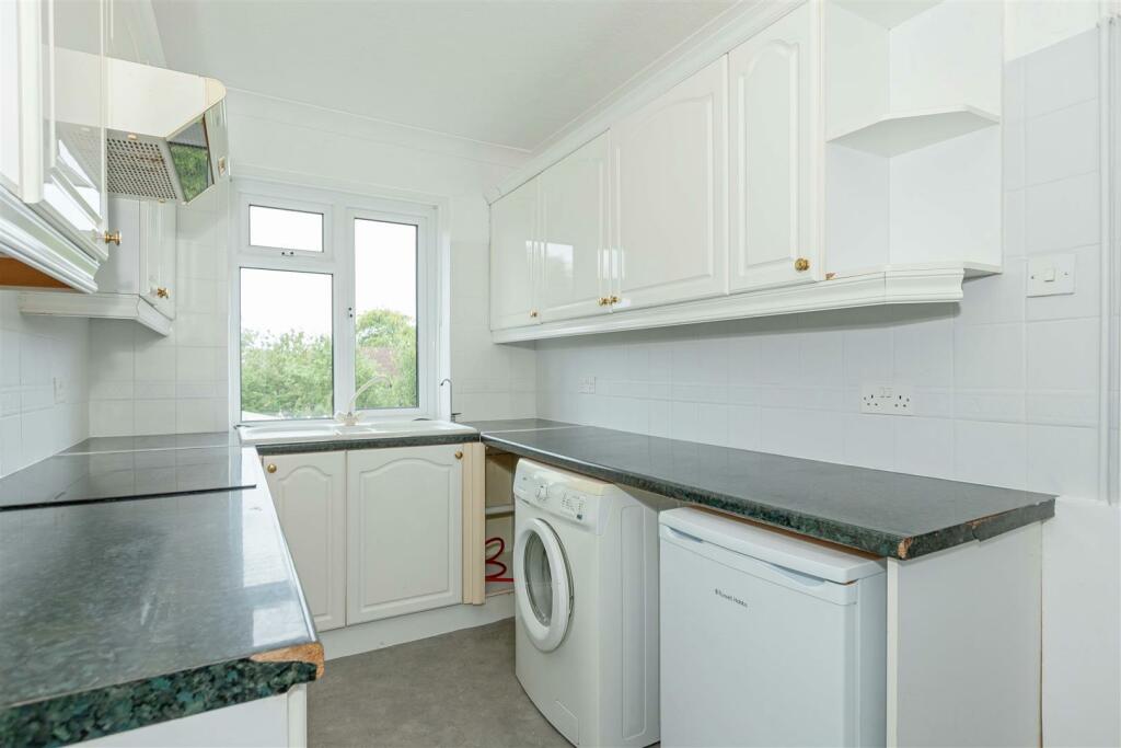 91 Ardingly Drive_9.JPG