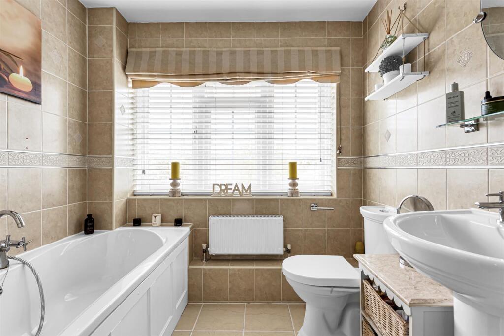 Bathroom angle Springfield Road.jpg