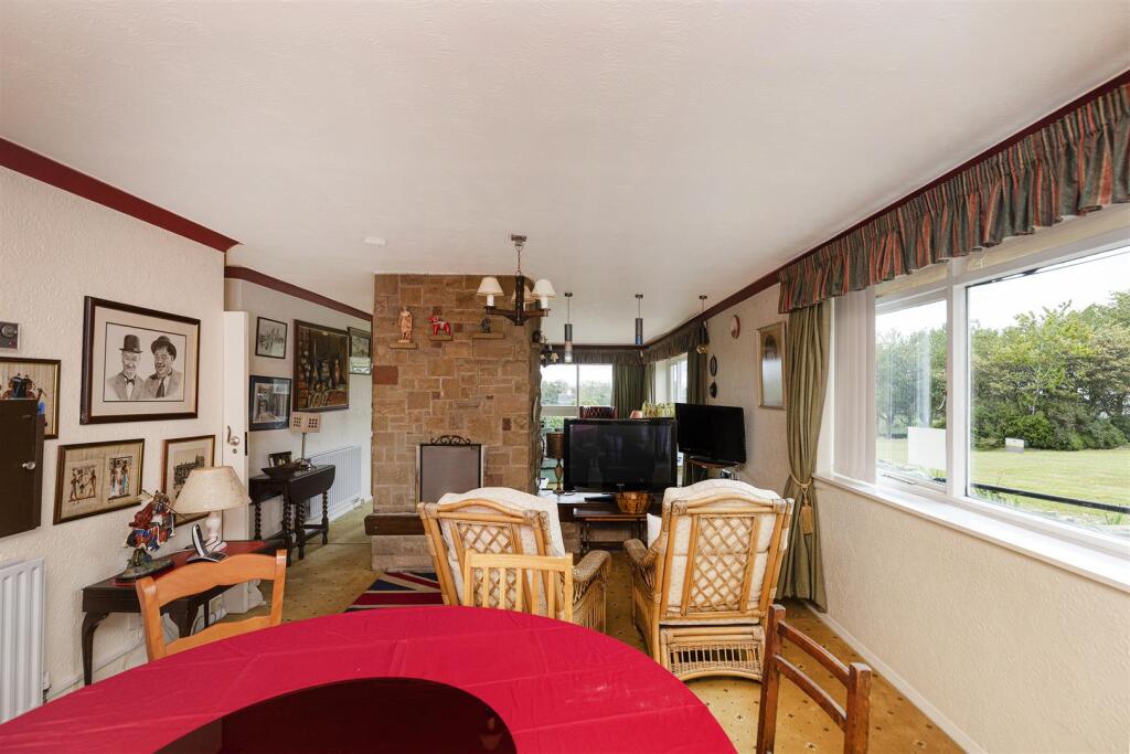 Bramleys Estate Agents - Pinfold Lane - Fixby (6).