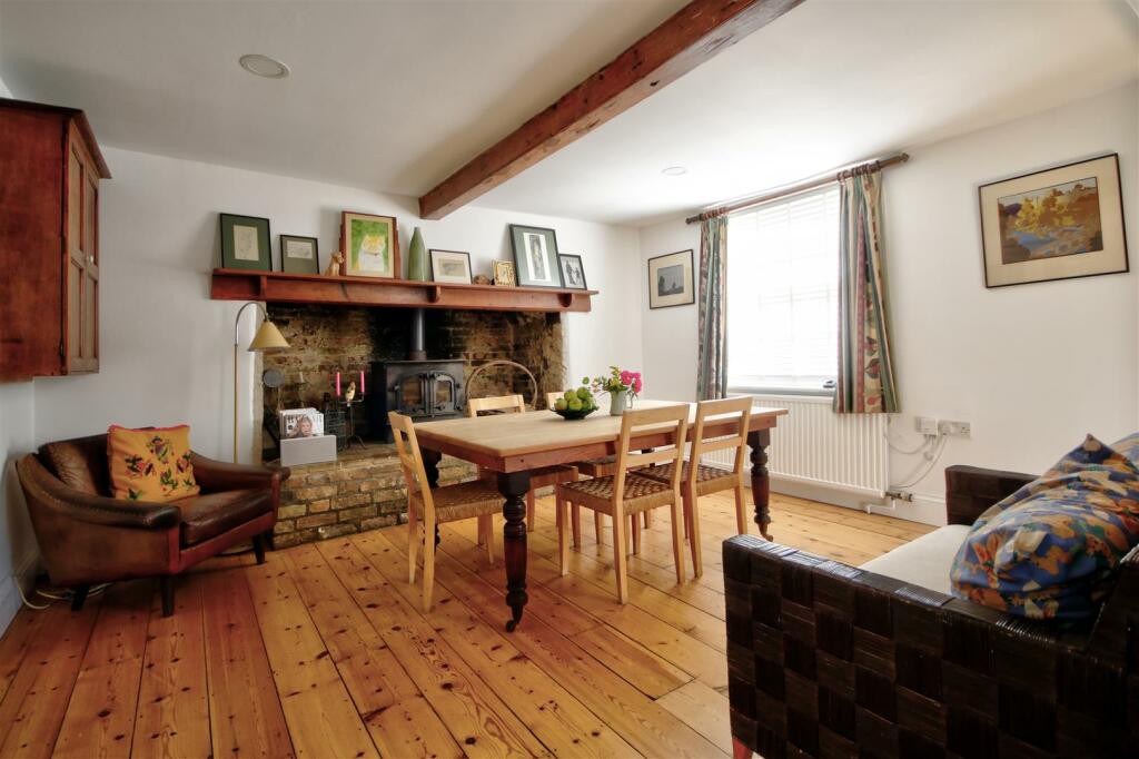 Dining Area.jpg