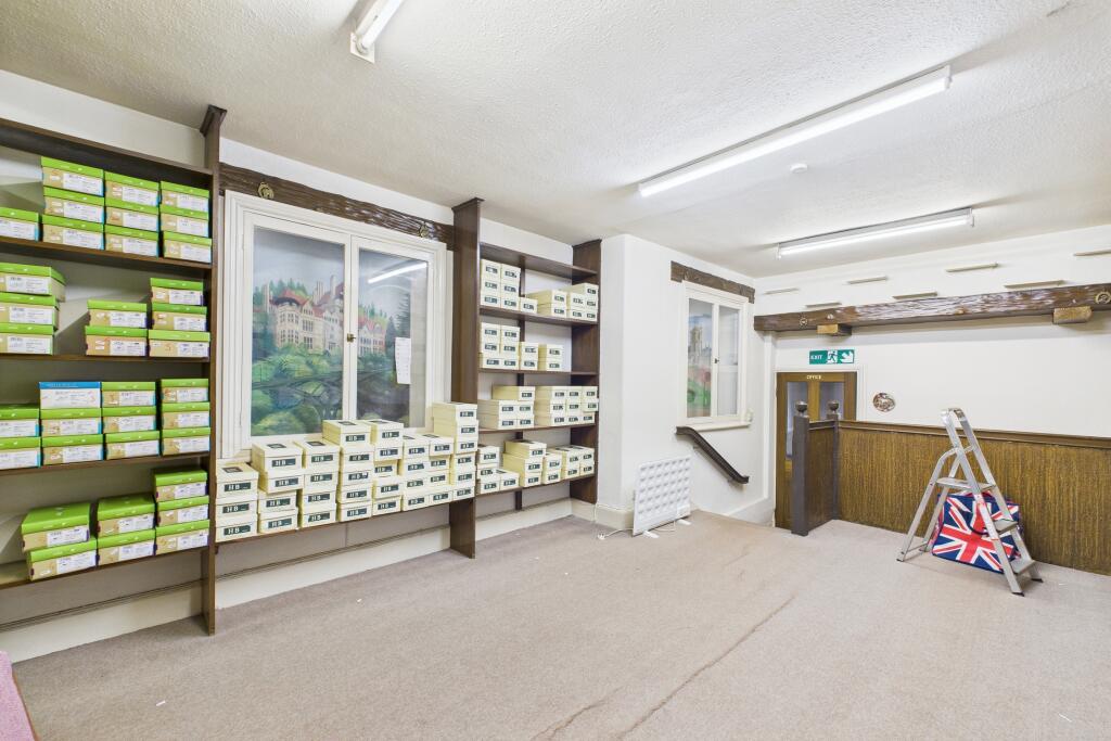 CAM04201G0-PR0094-STILL011