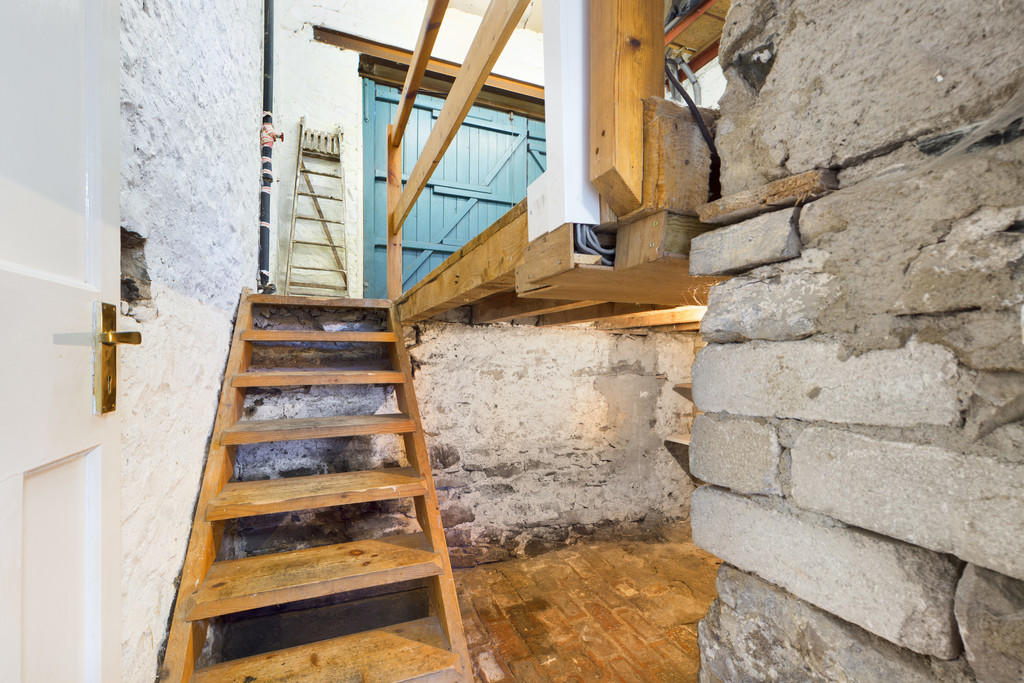 Stairs into Garag...