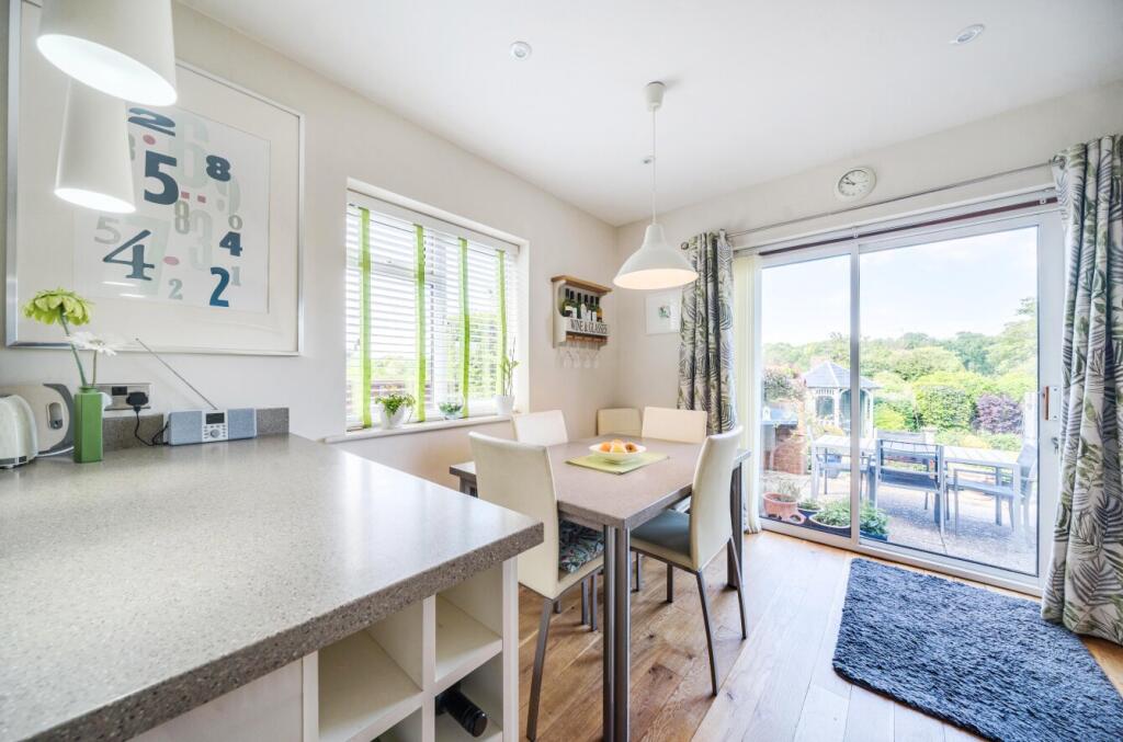 1298544-17-683044...