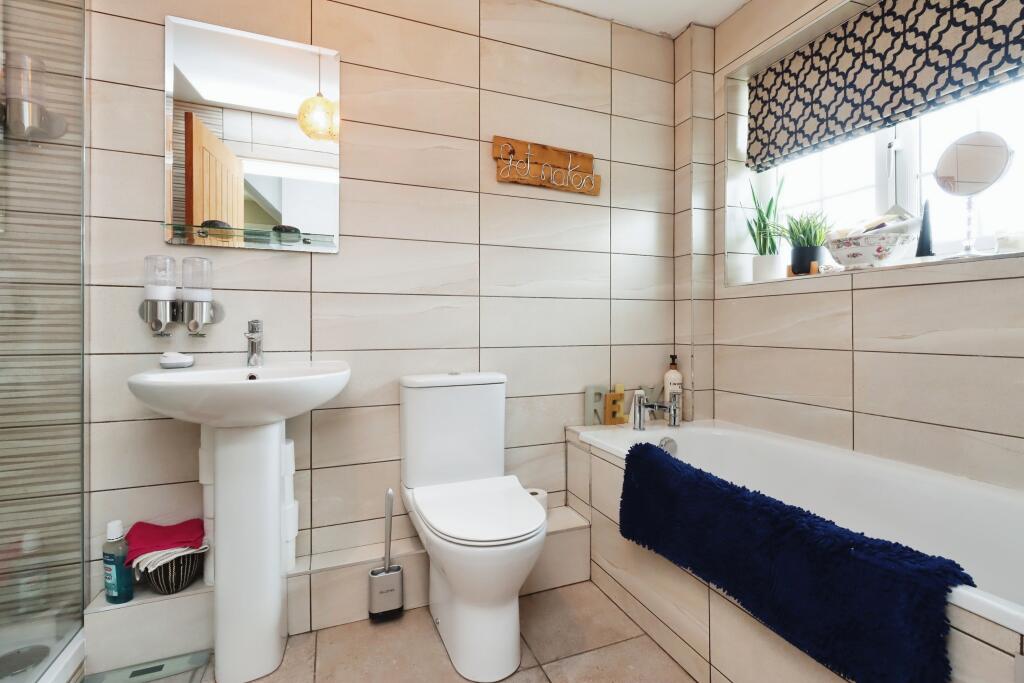 Bath/Shower Room