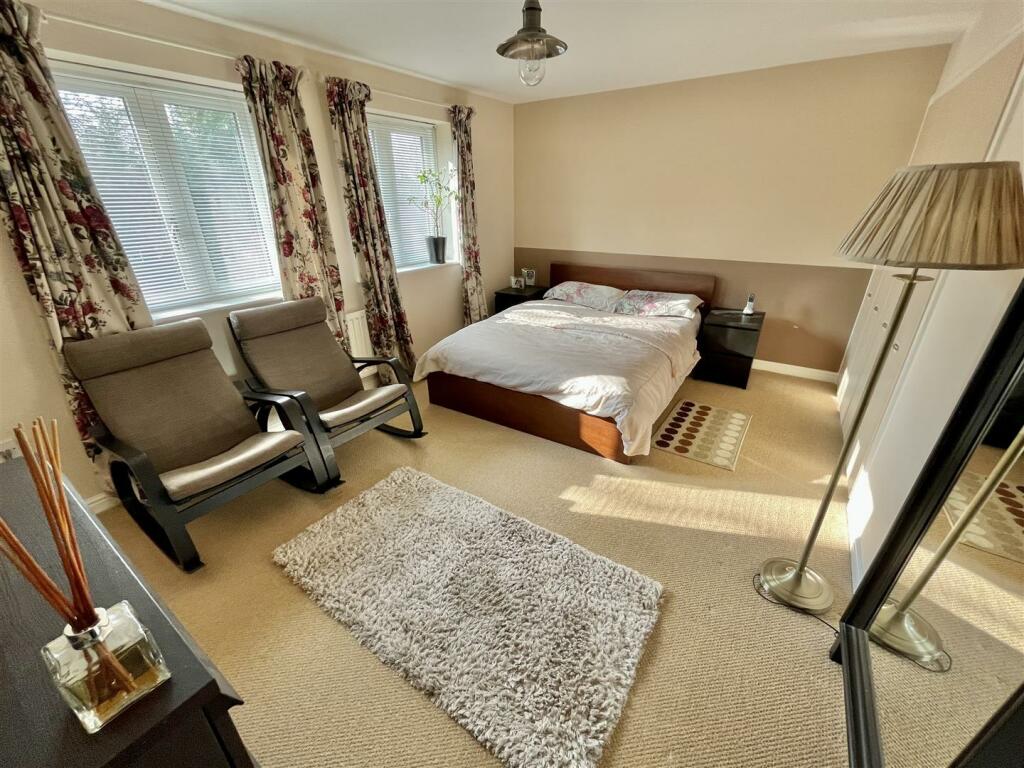 Bedroom 1.jpg